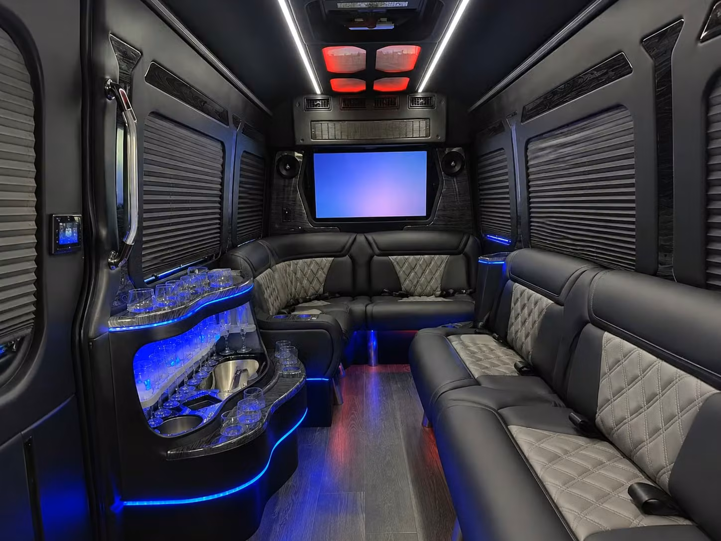 booking school field trip and group transportation around orange has never been easier